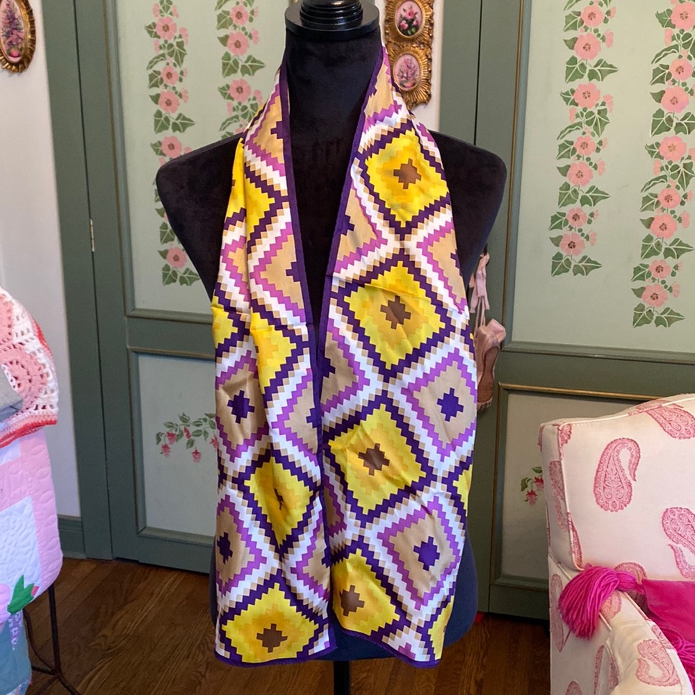 VINTAGE ECHO 100% SILK GRAPHIC SCARF